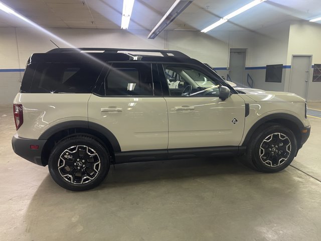 Certified 2025 Ford Bronco Sport Outer Banks w/ Outer Banks Tech Package+ AWD/4WD image 8