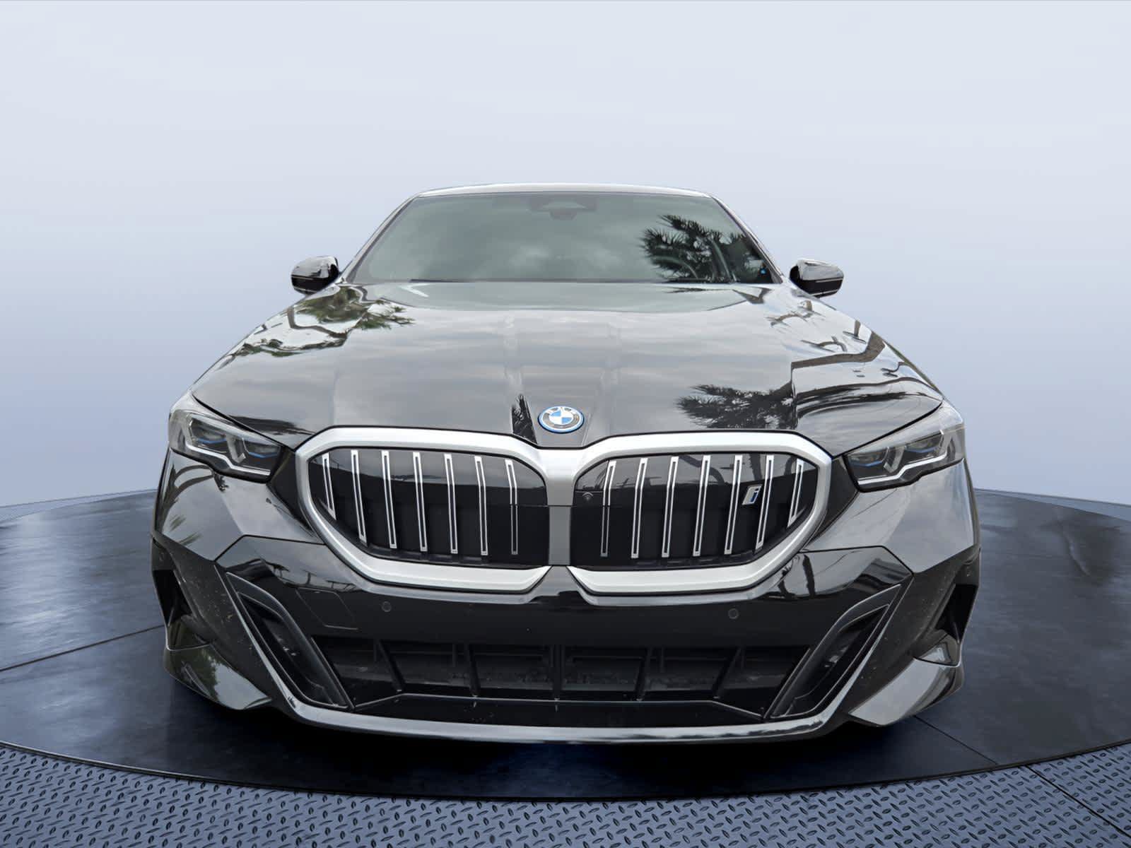 Certified 2026 BMW i5 eDrive40 w/ M Sport Package AWD/4WD image 8