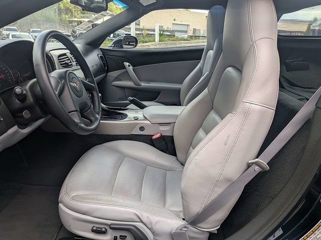 Used 2005 Chevrolet Corvette Coupe w/ Preferred Equipment Group RWD image 18
