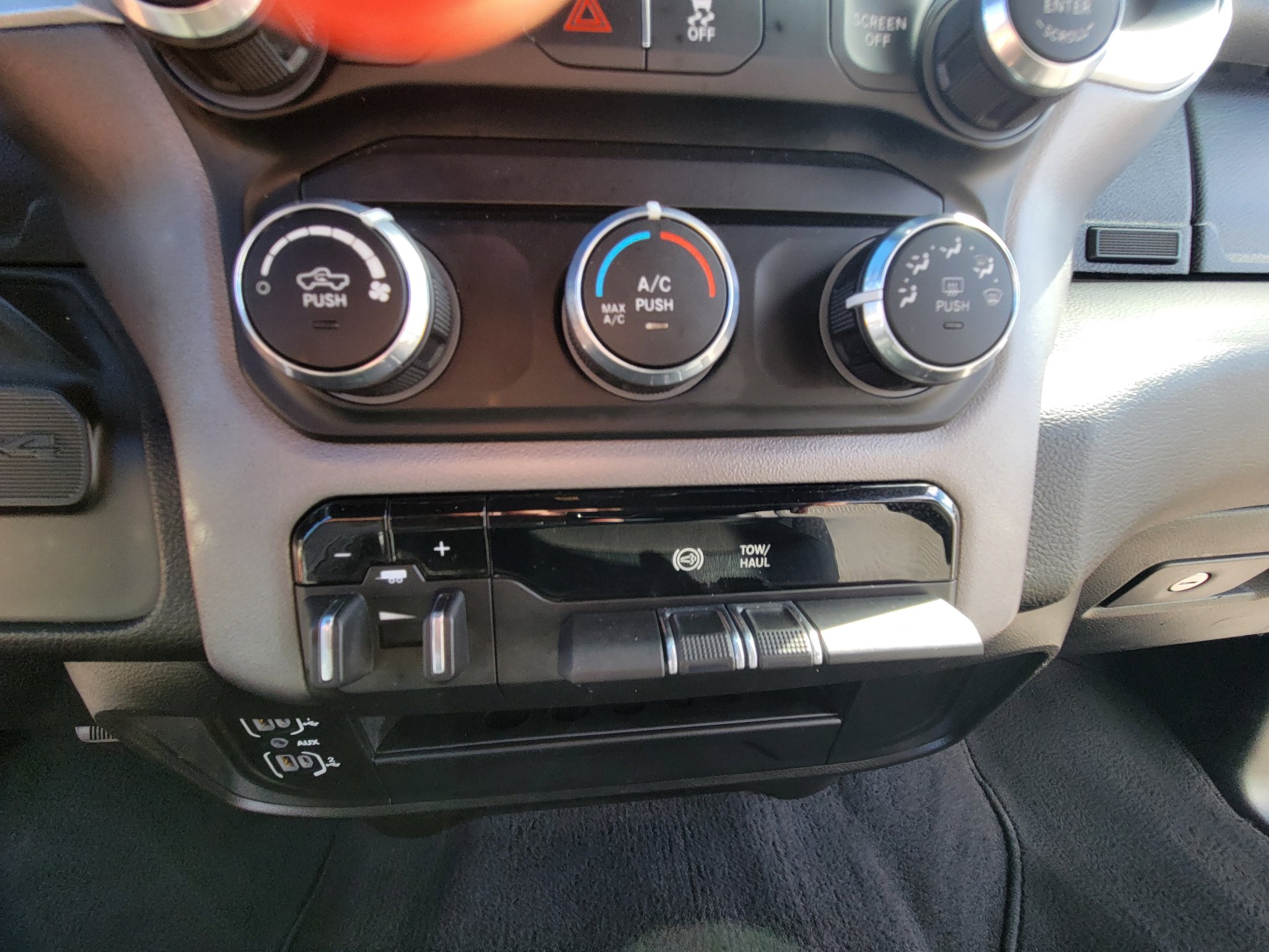 Used 2024 RAM 2500 Big Horn image 30