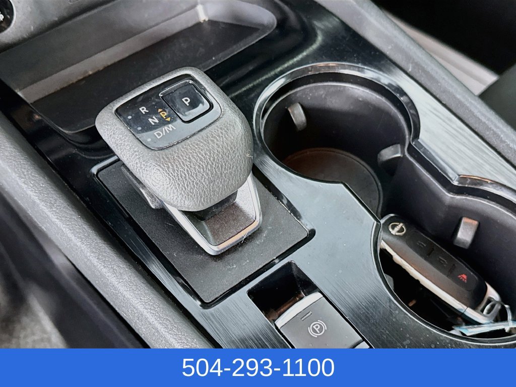 Used 2024 Nissan Rogue S AWD/4WD image 18
