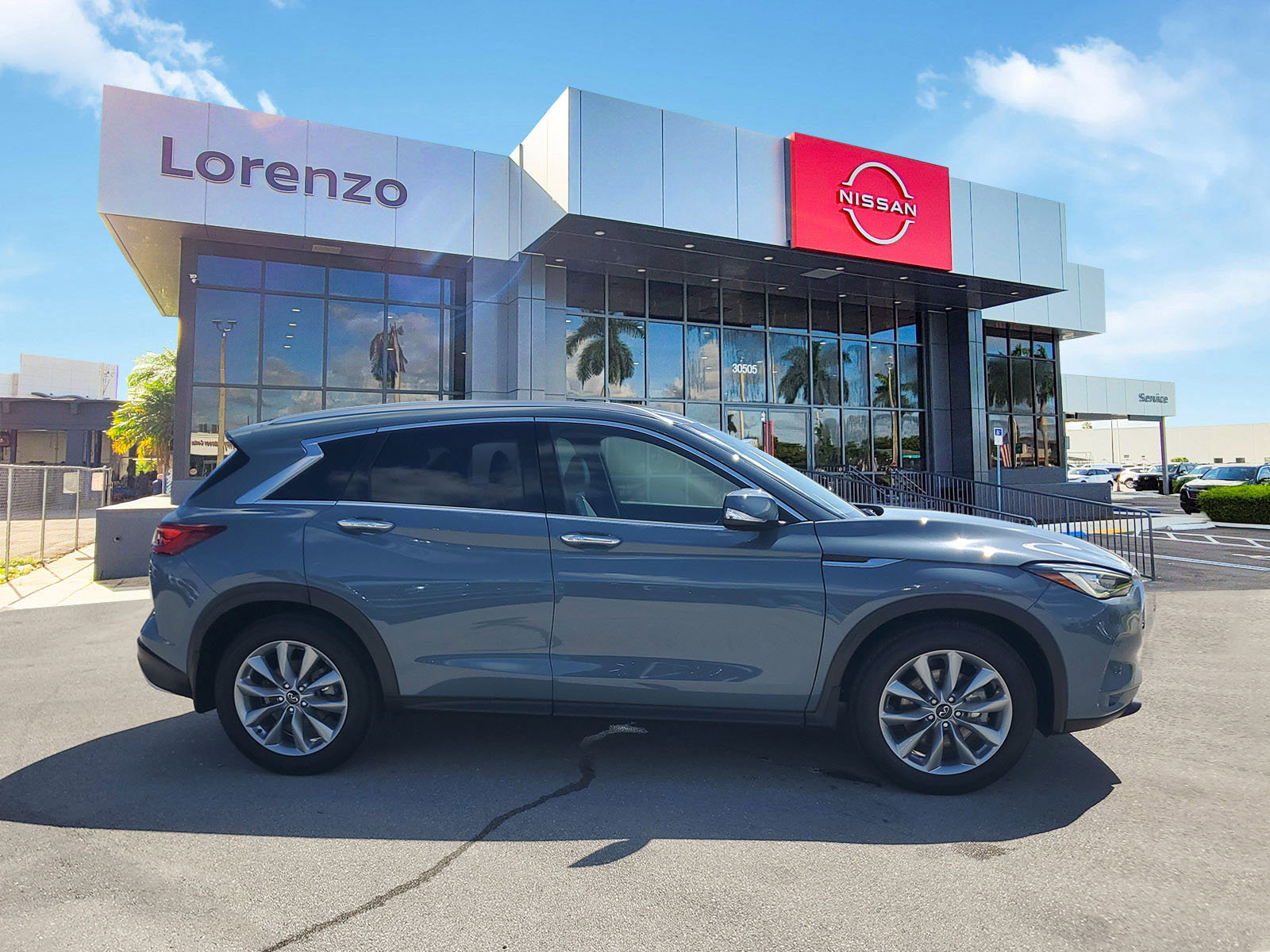 Used 2022 INFINITI QX50 Essential image 4