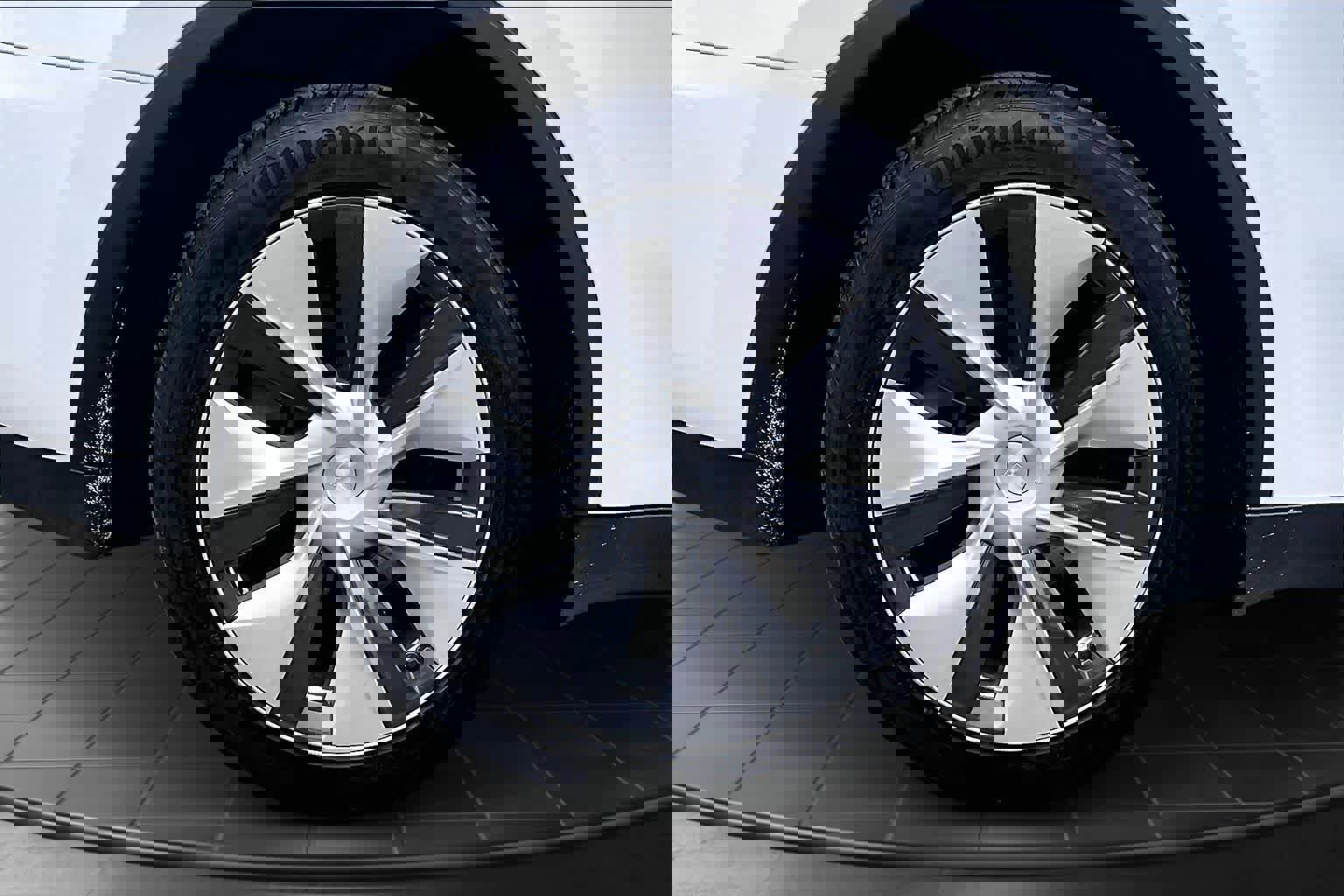 Used 2023 Tesla Model Y Long Range image 35