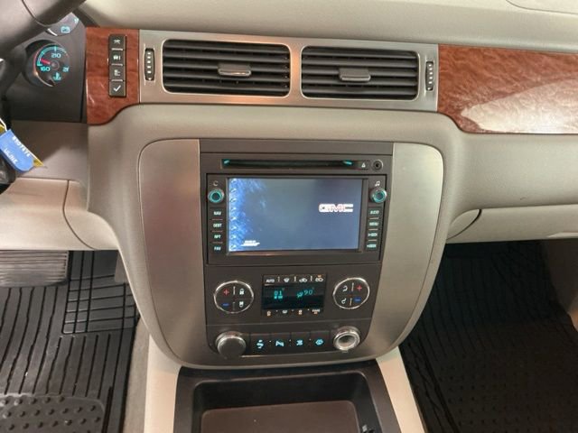 Used 2007 GMC Sierra 1500 SLT w/ Z71 Off-Road Package AWD/4WD image 16