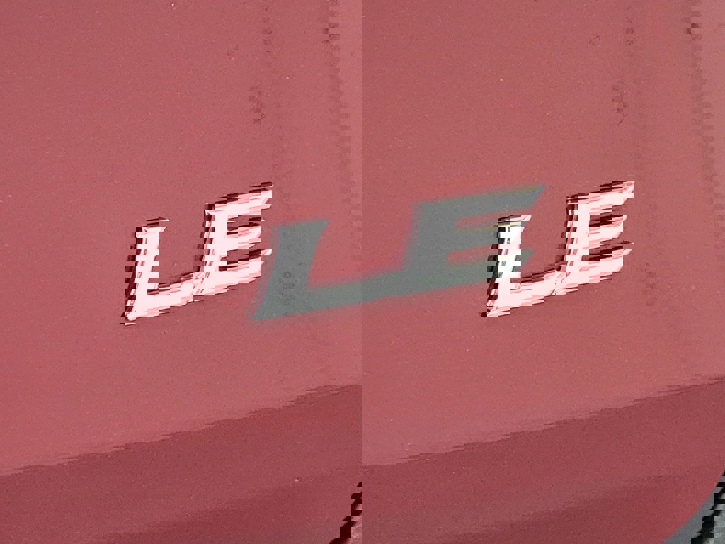 Used 2025 Toyota Sienna LE w/ LE Plus Package image 10