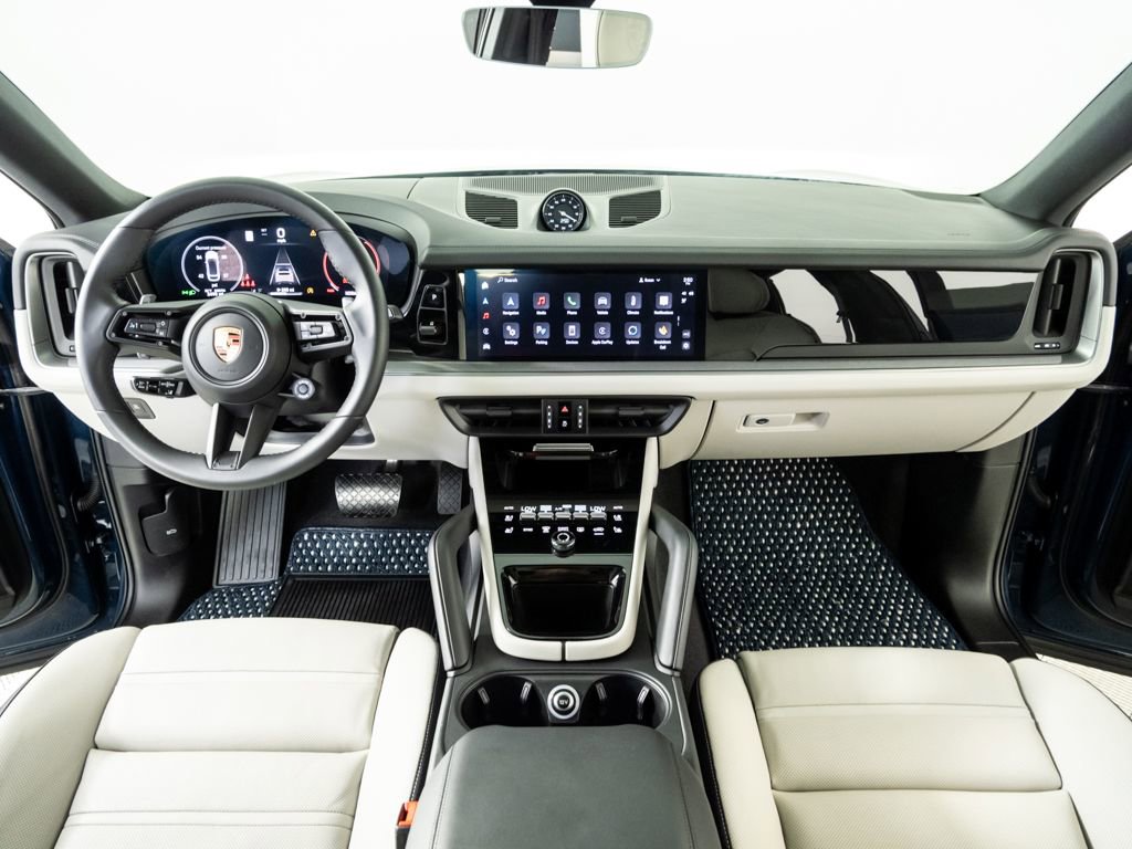 Certified 2025 Porsche Cayenne Coupe w/ Premium Package Plus image 19