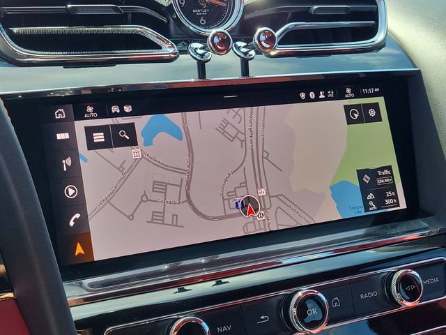 Used 2022 Bentley Bentayga image 25