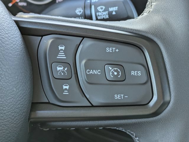 Certified 2025 Jeep Gladiator Sport AWD/4WD image 17