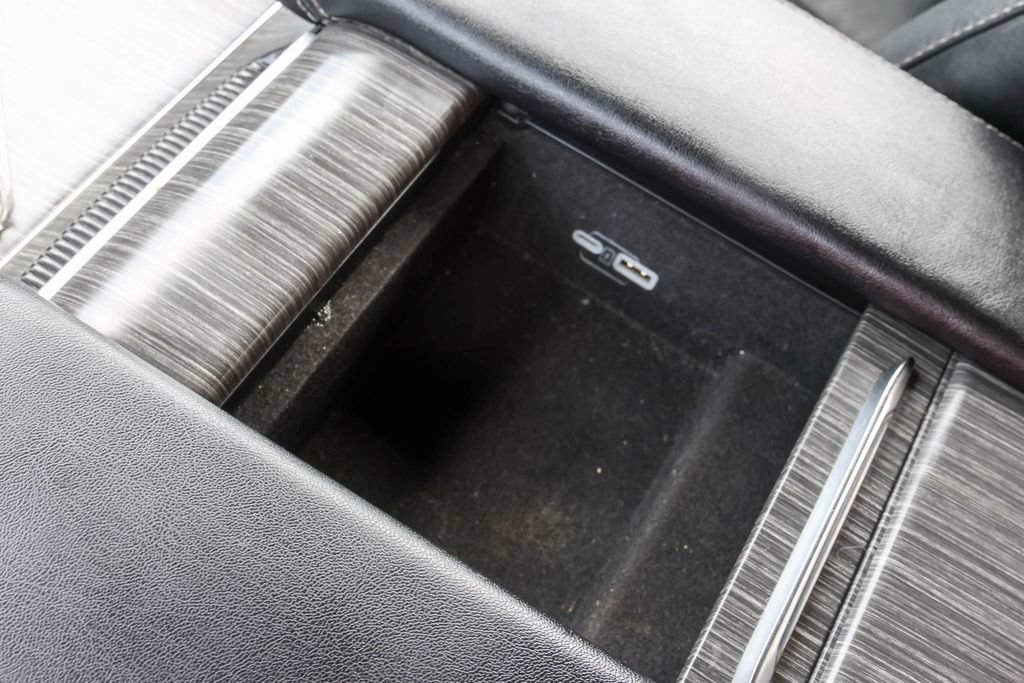Used 2024 Jeep Wagoneer Series III AWD/4WD image 25