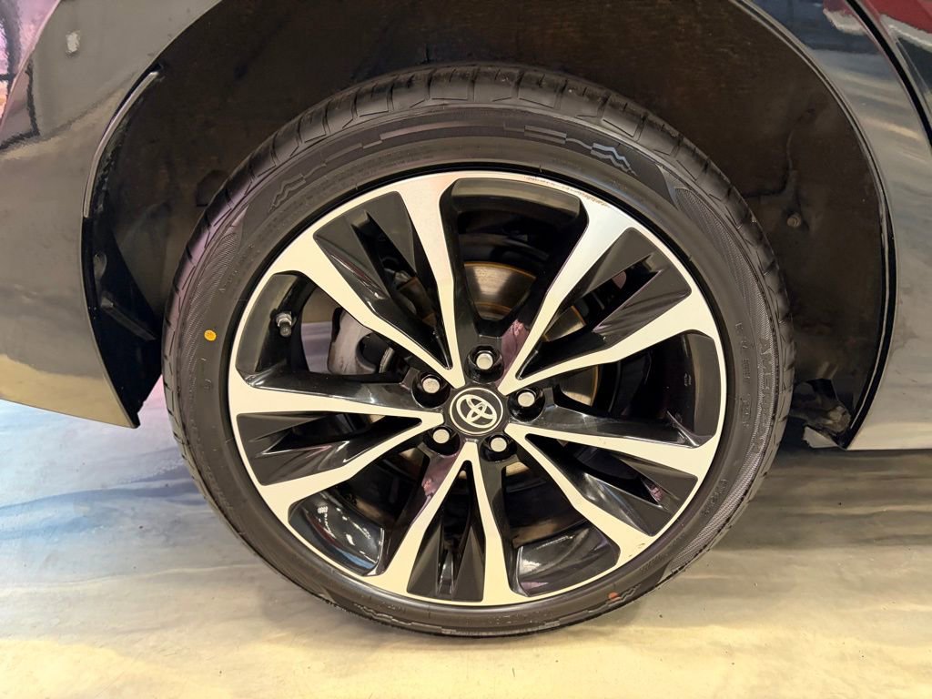 Used 2017 Toyota Corolla SE FWD image 21