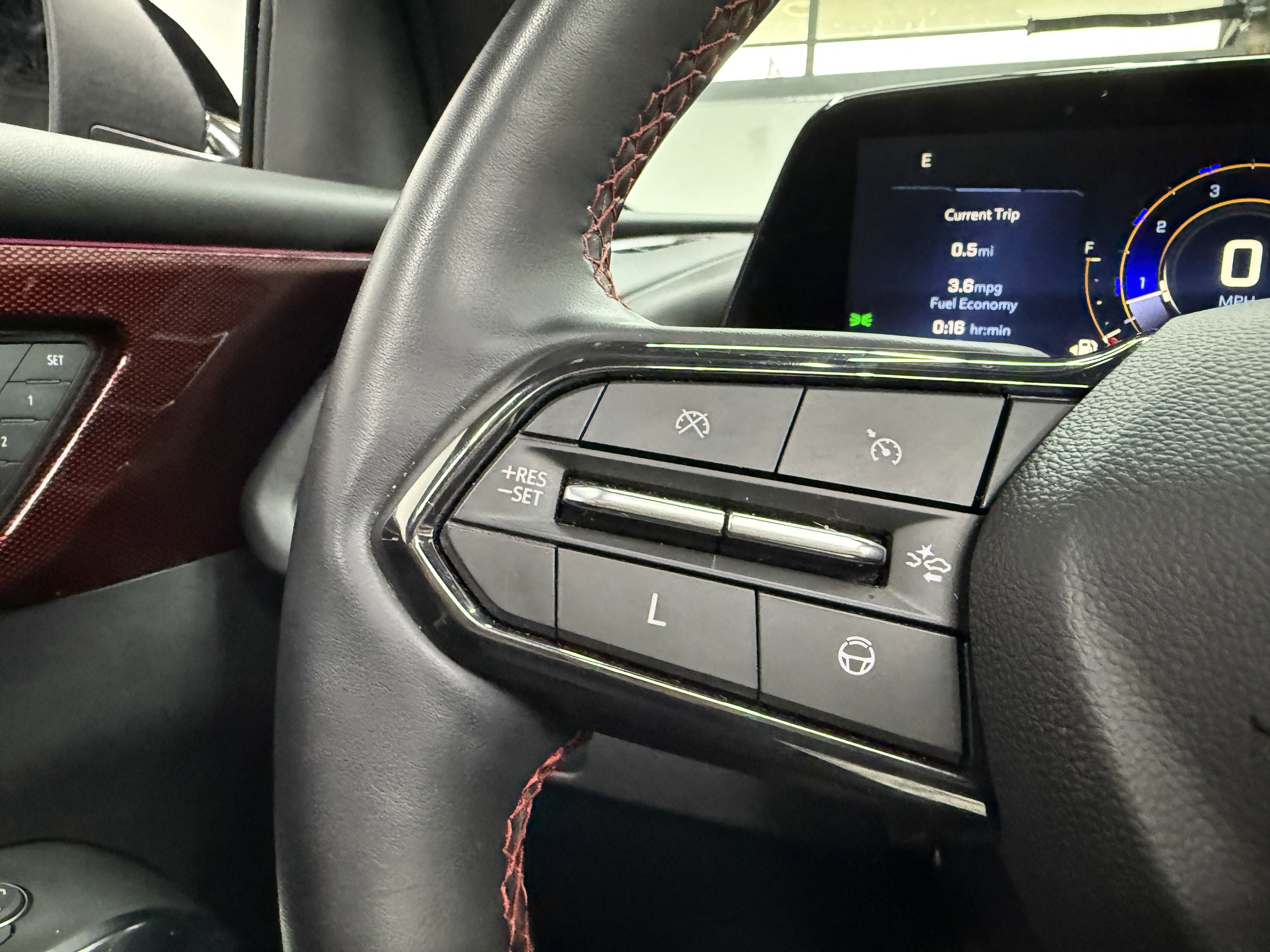 Used 2024 Chevrolet Traverse RS image 17