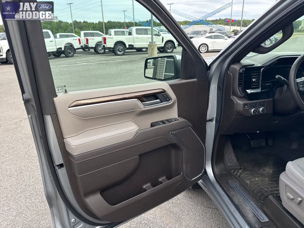Used 2025 GMC Sierra 1500 SLE AWD/4WD image 14
