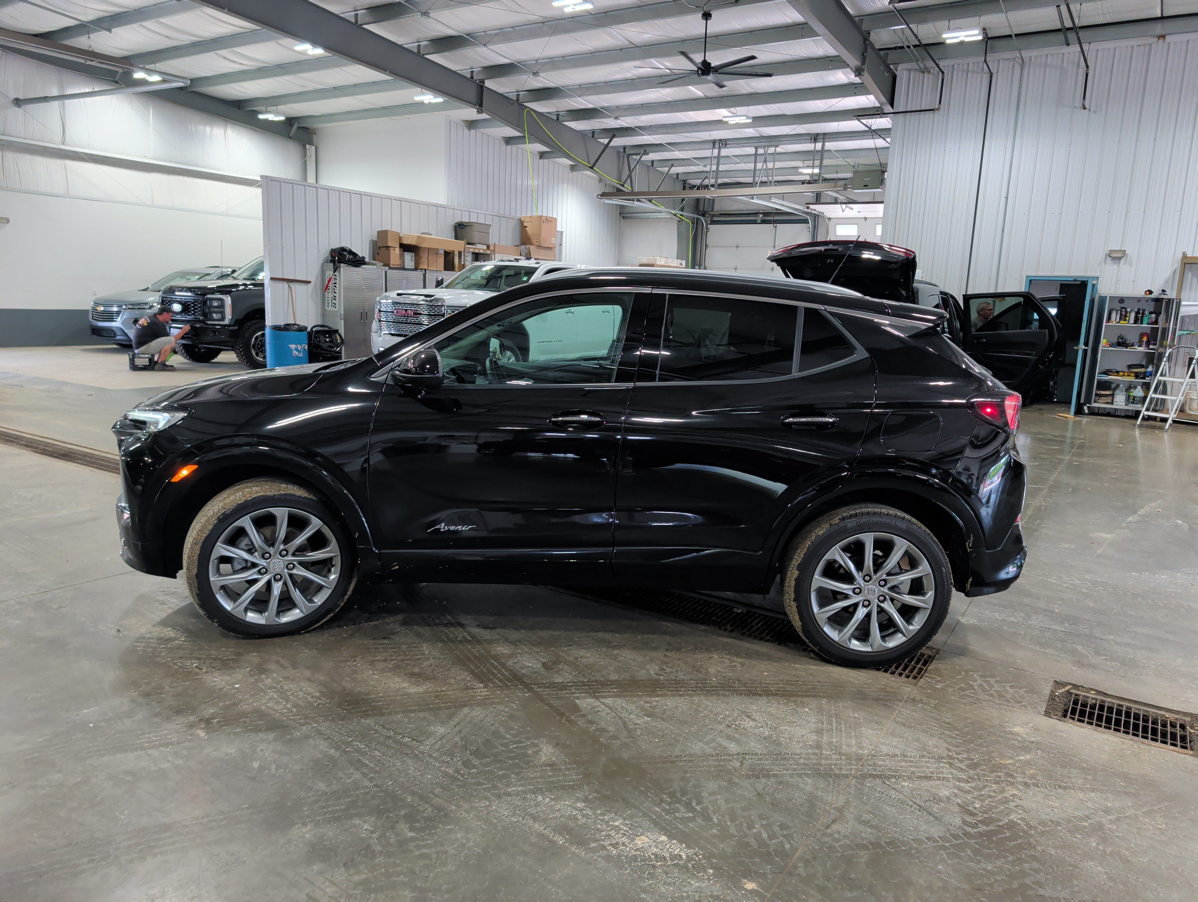 Used 2025 Buick Encore GX Avenir w/ Avenir Technology Package AWD/4WD image 5
