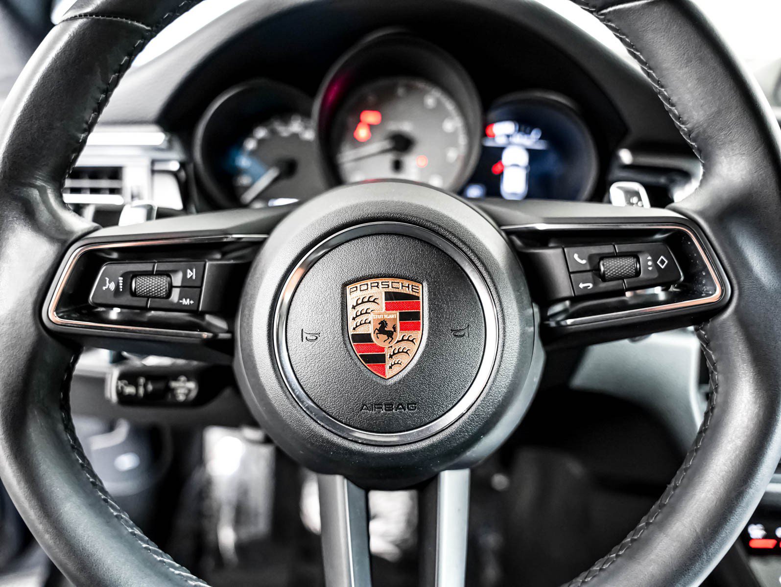 Certified 2023 Porsche Macan S AWD/4WD image 17