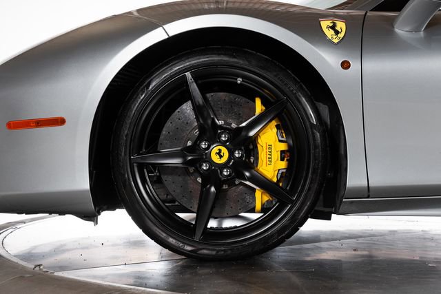 Used 2019 Ferrari 488 Spider RWD image 17