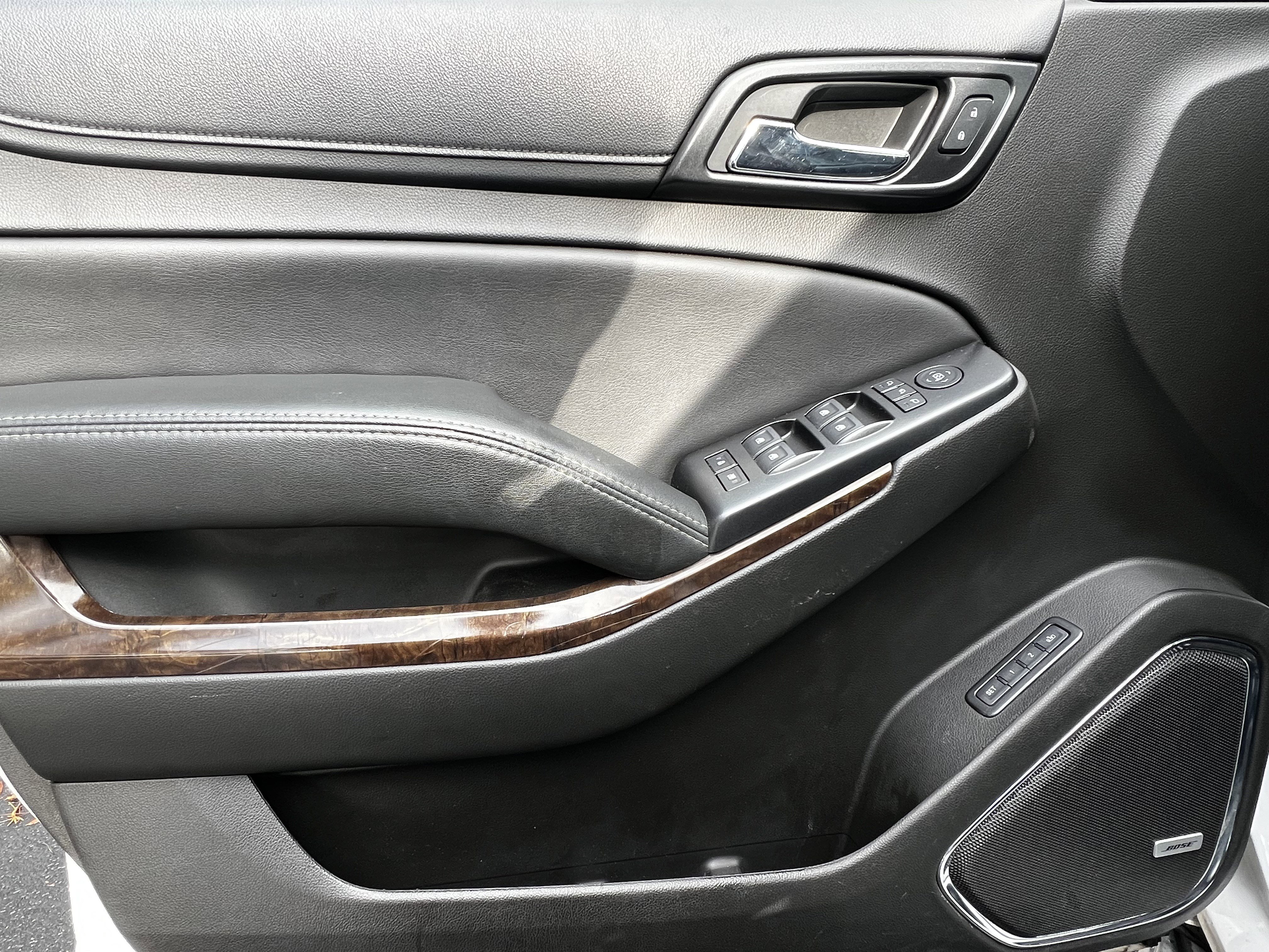 Used 2018 Chevrolet Suburban LT image 13