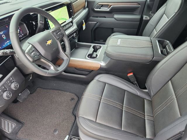 New 2026 Chevrolet Silverado 2500 High Country w/ High Country Premium Package AWD/4WD image 4