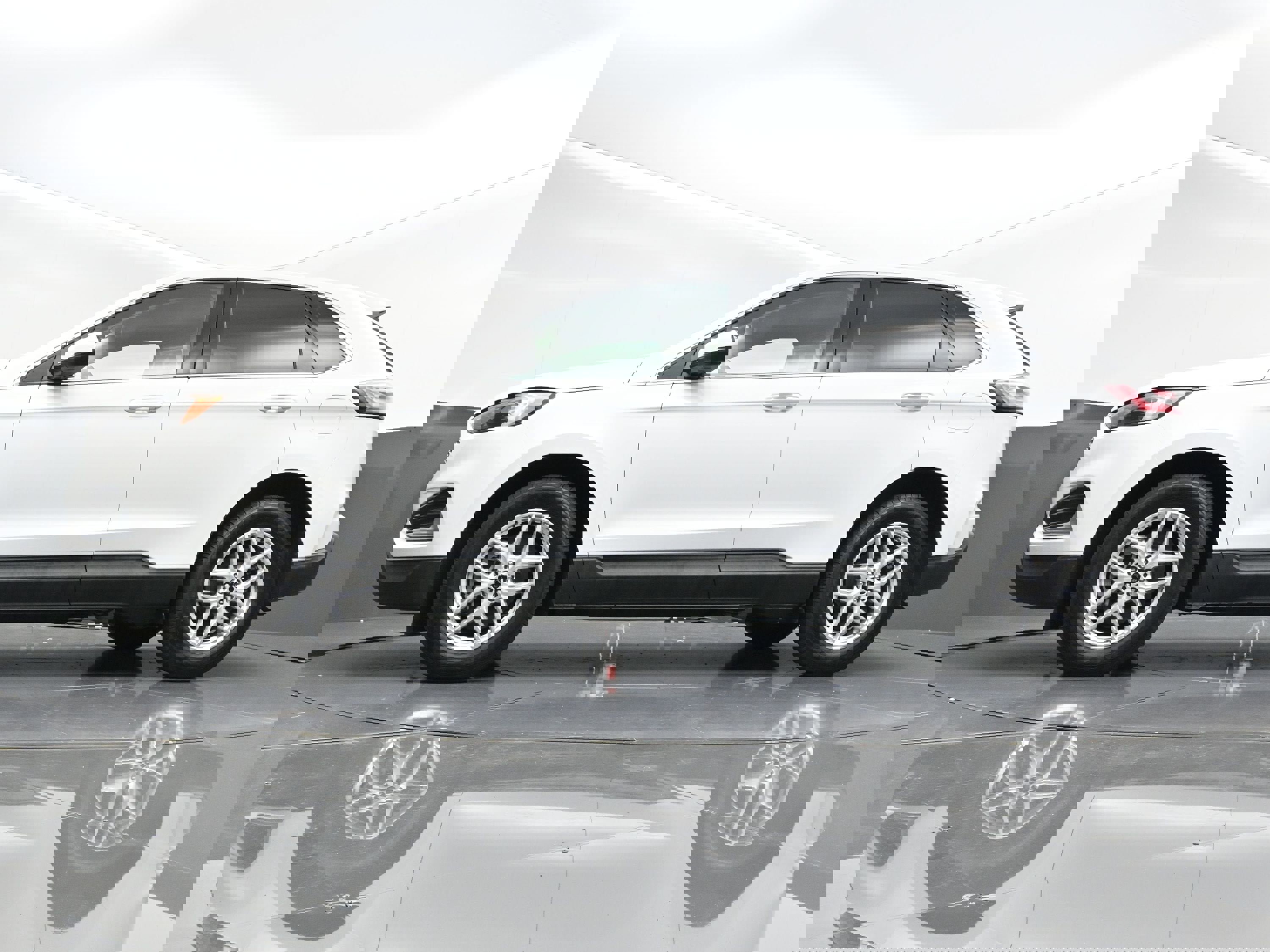 Used 2023 Ford Edge SEL image 47