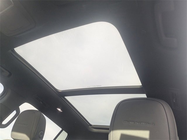 Used 2024 GMC Acadia Denali w/ Super Cruise Package image 18