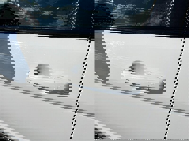 Used 2018 Land Rover Range Rover Evoque SE image 15