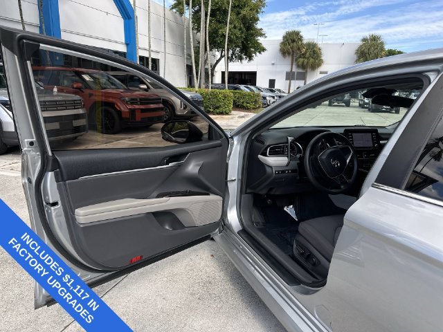 Used 2023 Toyota Camry LE FWD image 22