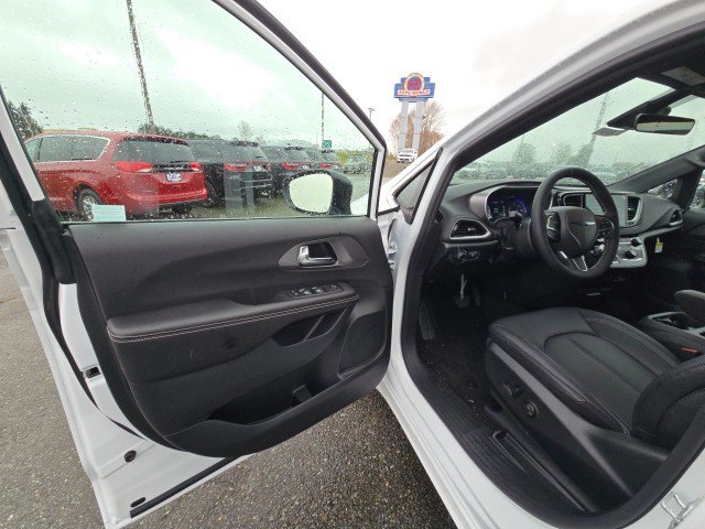 New 2026 Chrysler Voyager LX FWD image 23