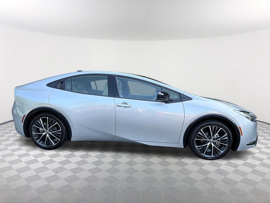 Used 2025 Toyota Prius Limited FWD image 4