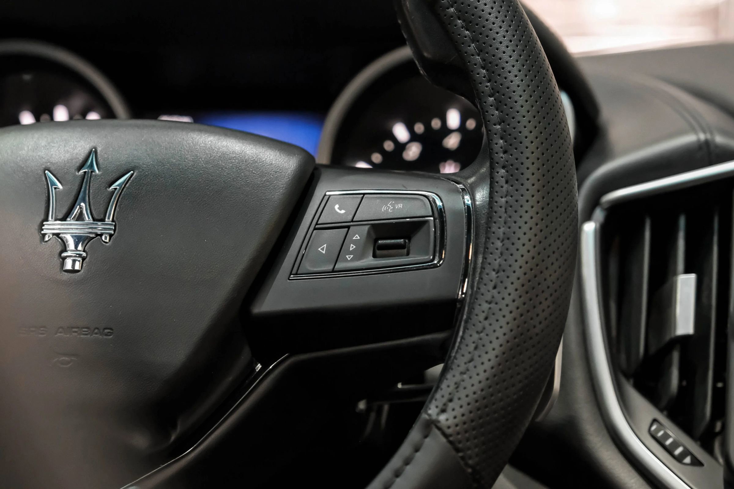 Used 2016 Maserati Ghibli S image 18