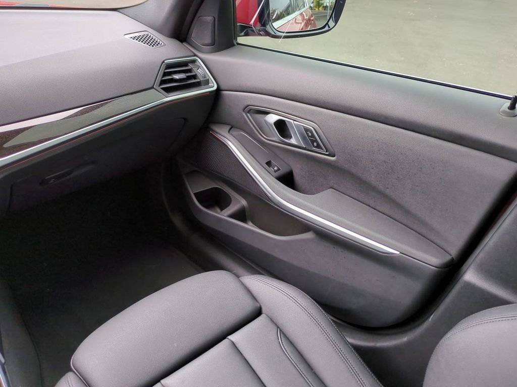 Used 2021 BMW 330i Sedan w/ Premium Package image 15