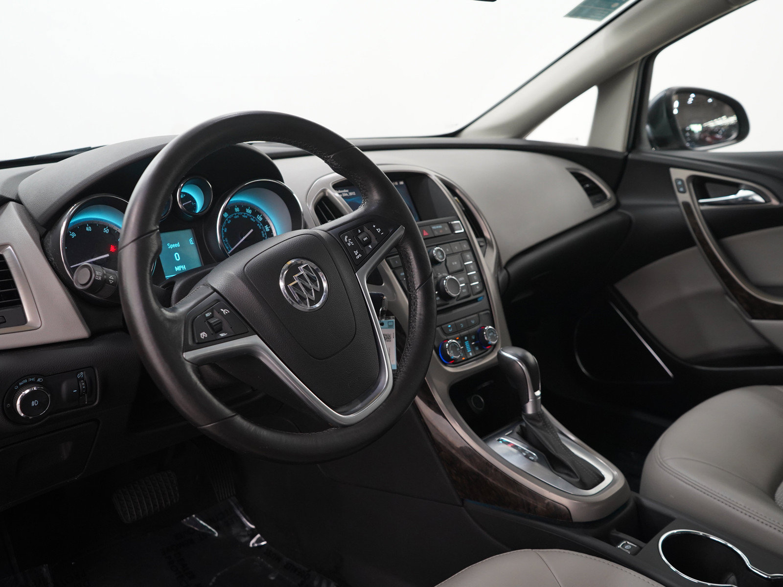Used 2013 Buick Verano Convenience FWD image 23
