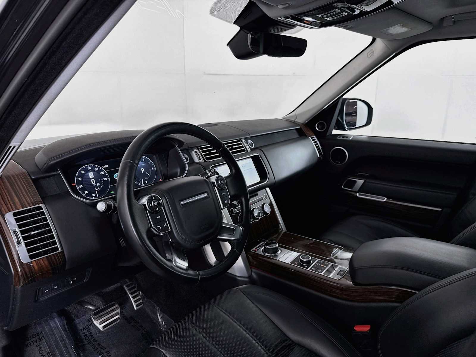 Used 2017 Land Rover Range Rover Long Wheelbase Supercharged AWD/4WD image 9