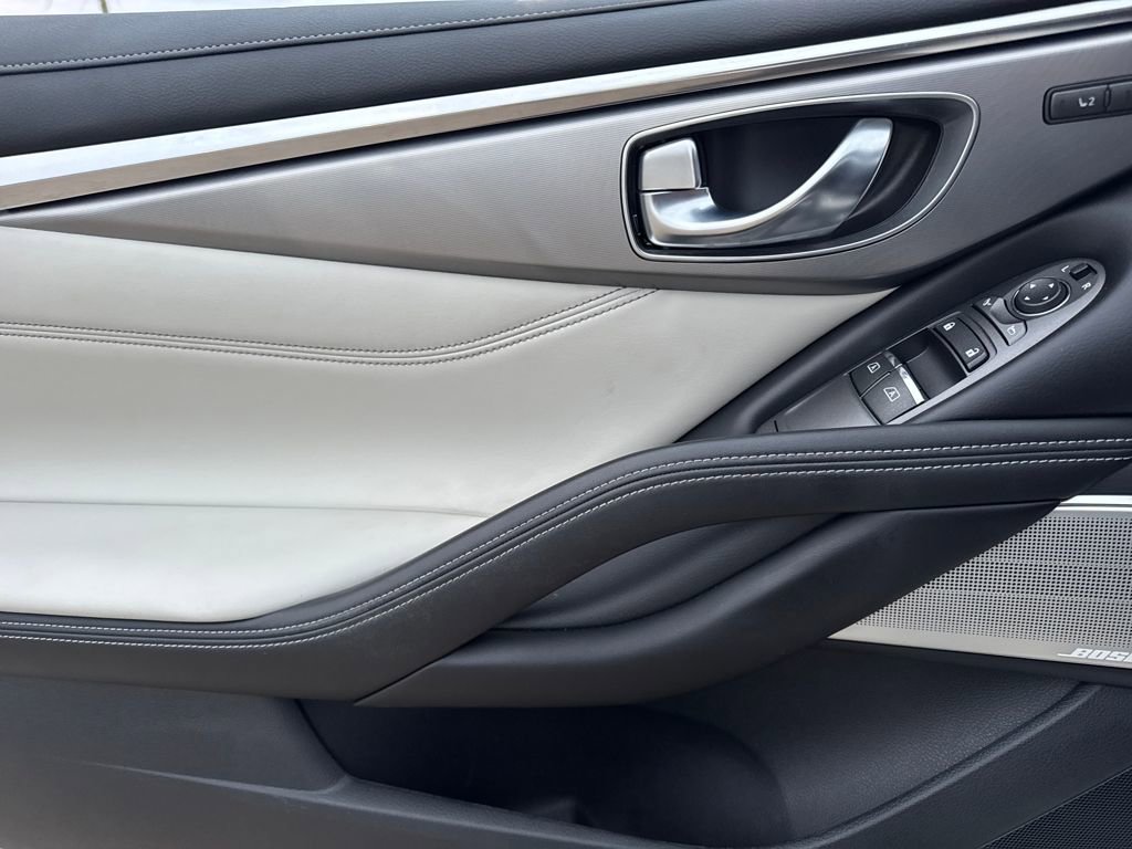 Used 2022 INFINITI Q60 3.0t Luxe w/ Essential Package image 17