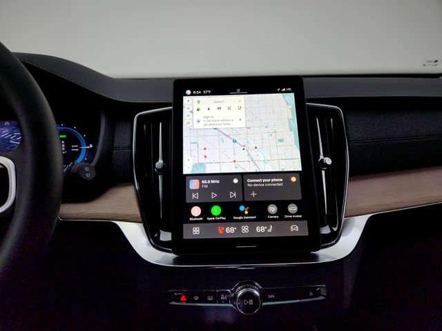 New 2025 Volvo XC90 T8 Plus w/ Protection Package Premier image 23