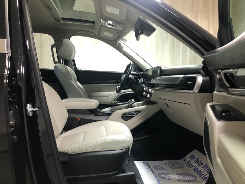 Used 2023 Kia Telluride S w/ S Sunroof Package image 13