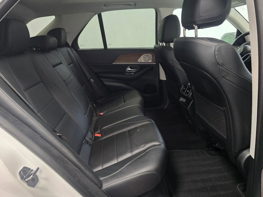 Used 2025 Mercedes-Benz GLE 350 4MATIC w/ Driver Assistance Package image 25