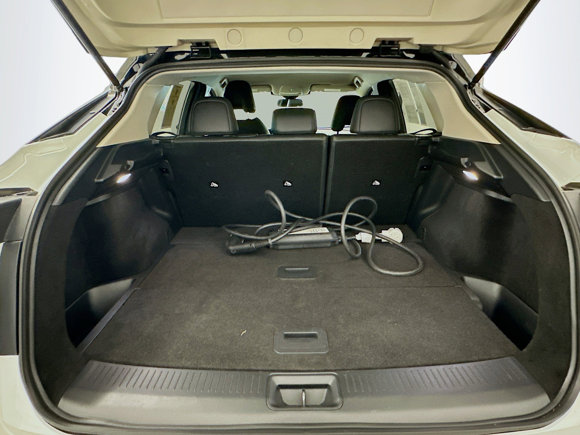 Used 2024 Nissan Ariya AWD image 30