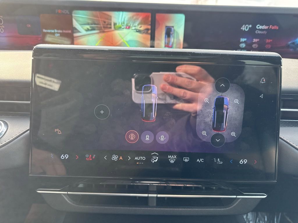 Used 2024 Lincoln Nautilus Reserve w/ Equipment Group 202A image 19