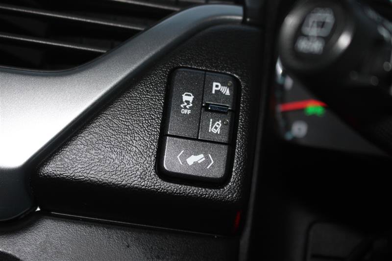 Used 2015 Chevrolet Suburban LT image 22