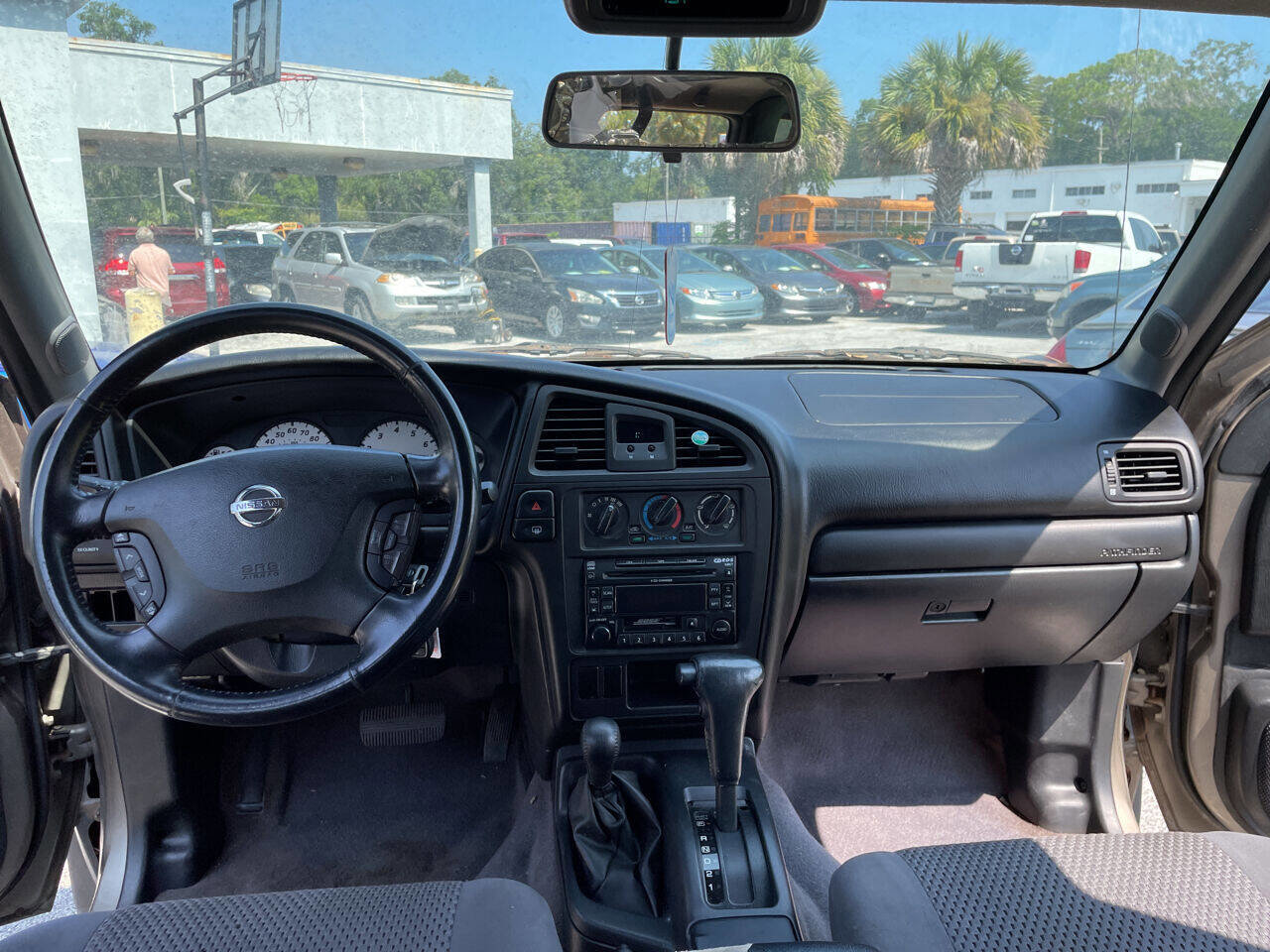 Used 2002 Nissan Pathfinder SE image 12