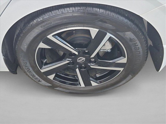Used 2025 Nissan Sentra SV FWD image 22