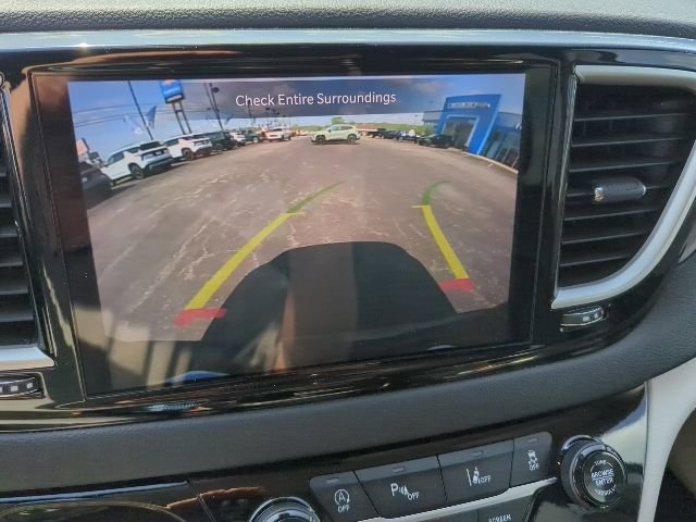 Used 2024 Chrysler Pacifica Touring-L FWD image 19