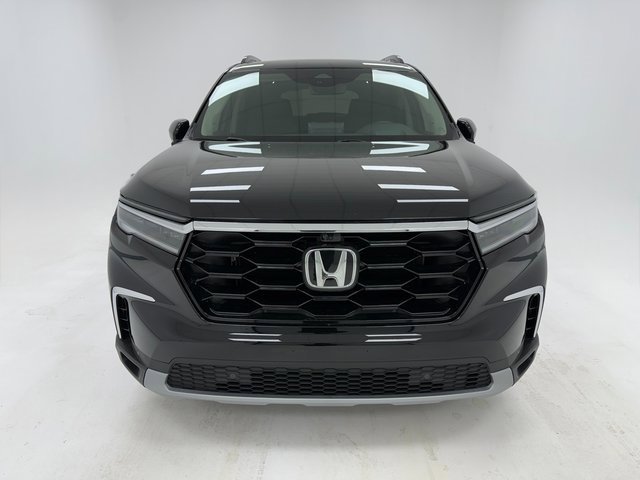 Used 2025 Honda Pilot Elite image 3