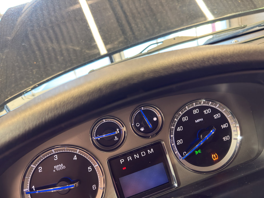 Used 2014 Cadillac Escalade Luxury AWD/4WD image 17