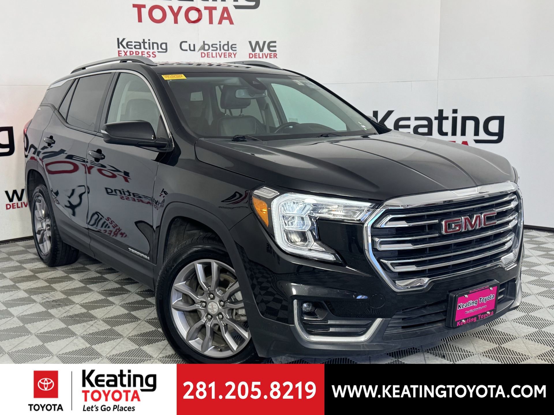 Used 2024 GMC Terrain SLT image 2
