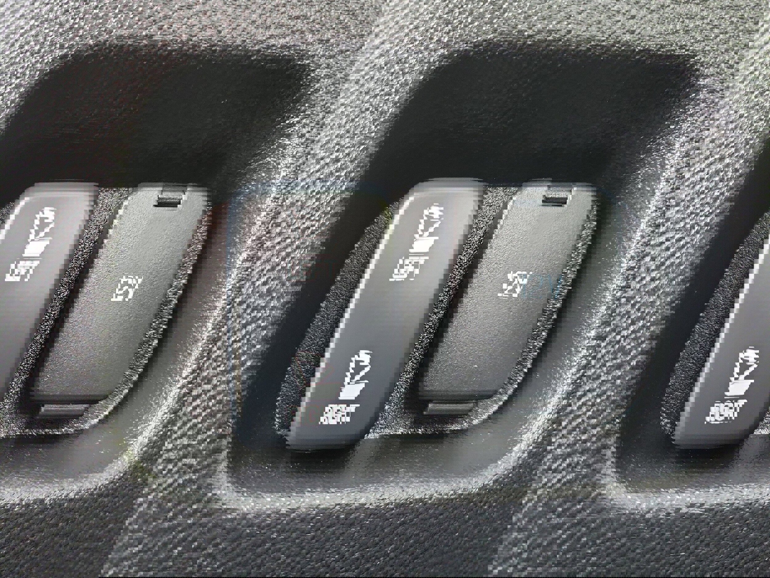 Used 2024 Ford Edge SEL w/ Convenience Package image 9