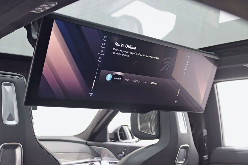 Used 2023 BMW 760i xDrive image 34