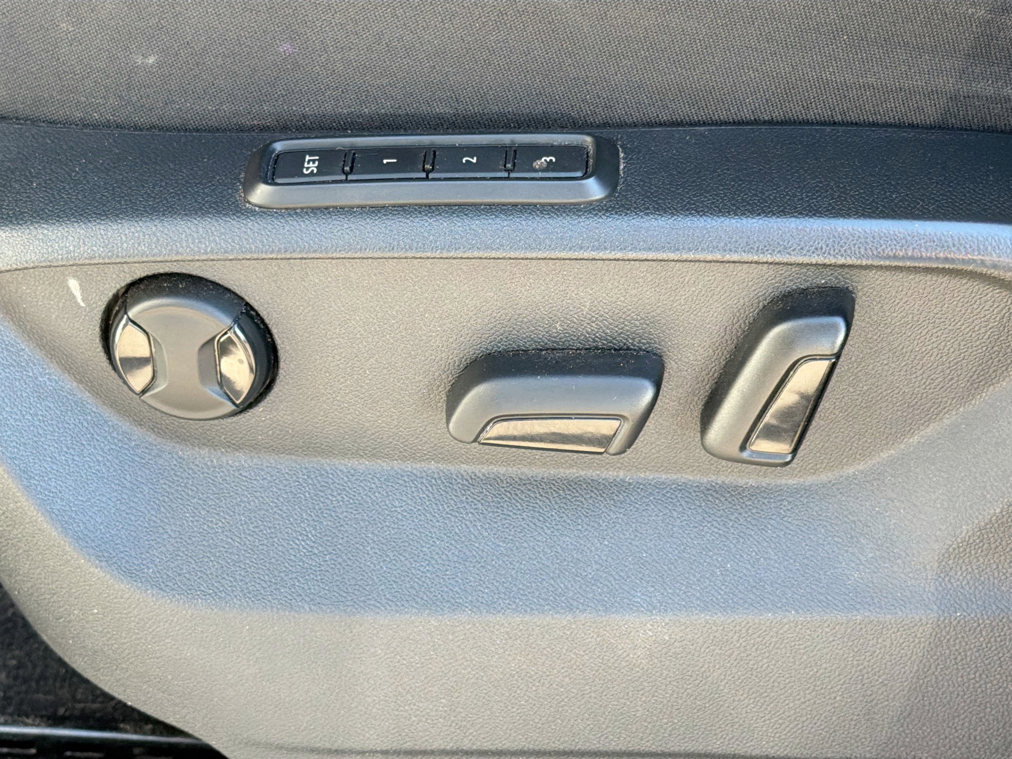 Used 2018 Volkswagen Atlas SEL Premium image 24