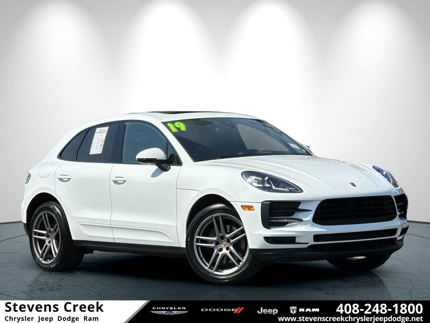 Used 2019 Porsche Macan AWD/4WD image 1