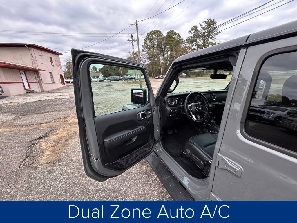 Used 2023 Jeep Wrangler Unlimited Sahara w/ Cold Weather Group image 28