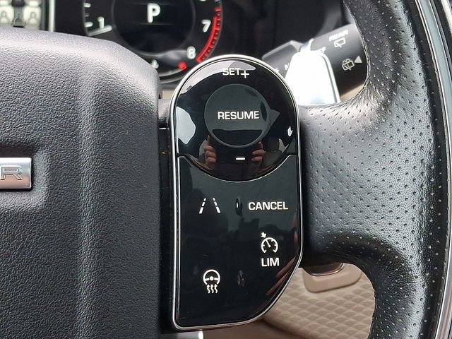 Used 2018 Land Rover Range Rover Velar R-Dynamic SE AWD/4WD image 22